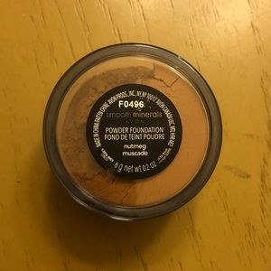 Avon Smooth Minerals Foundation Nutmeg